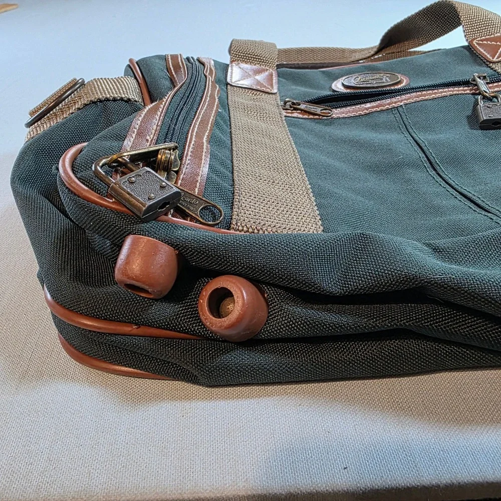 Ricardo Beverly Hills Green Canvas Duffel Bag Travel Carry On Weekend Bag